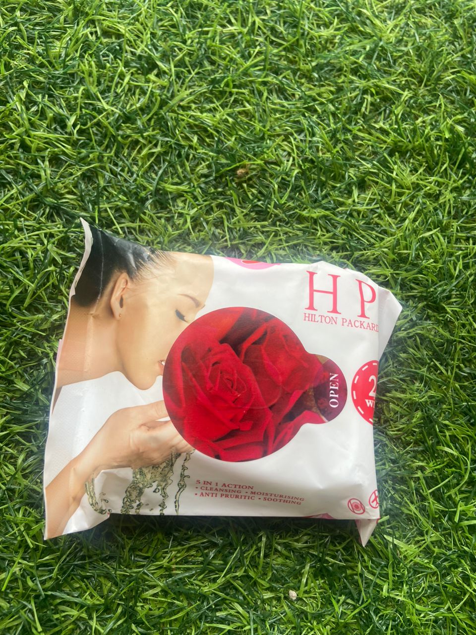 MAKEUP FACIAL CLEANSING WIPES